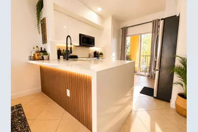 111 NW 2nd Avenue #10, Hallandale Beach, FL 33009 - Photo 4