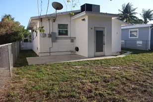 47 SE 12th St, Dania Beach, FL 33004 - Photo 16