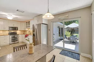 8630 Bridle Path Ct, Davie, FL 33328 - Photo 20