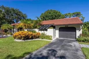 21680 Tall Palm Cir, Boca Raton, FL 33433 - Photo 2