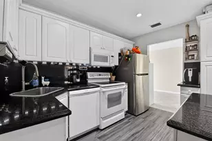 2116 SW 22nd Ct, Boynton Beach, FL 33426 - Photo 18