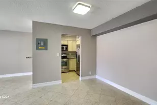 501 SE 8th St, Deerfield Beach, FL 33441 - Photo 2