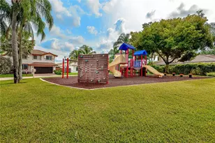 11551 SW 11th St, Pembroke Pines, FL 33025 - Photo 34