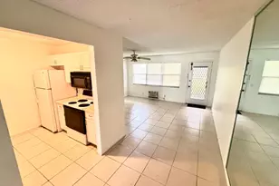 13350 SW 1st St, Pembroke Pines, FL 33027 - Photo 6