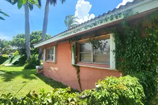425 NE 29th St, Boca Raton, FL 33431 - Photo 14