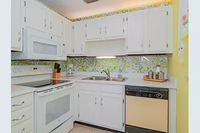 41 Woodland Drive #205, Vero Beach, FL 32962 - Photo 8
