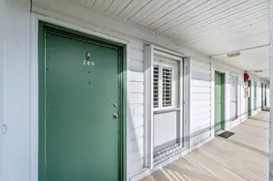 286 Cypress Point Dr, Palm Beach Gardens, FL 33418 - Photo 2