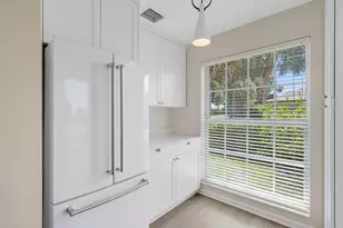 4 Country Club Cir, Village of Golf, FL 33436 - Photo 12