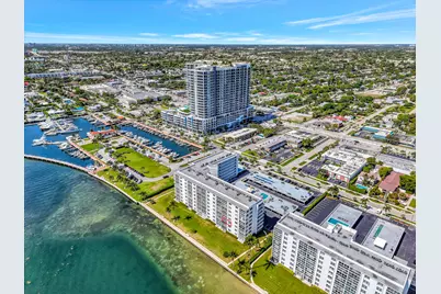 301 Lake Shore Drive #302, Lake Park, FL 33403 - Photo 4