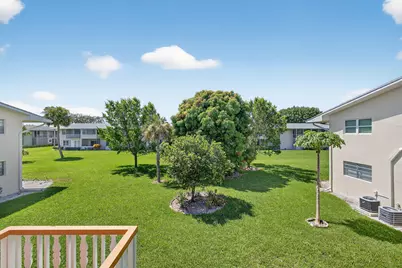 43 Easthampton B, West Palm Beach, FL 33417 - Photo 2