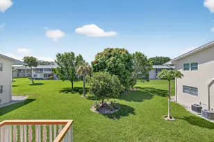 43 Easthampton B, West Palm Beach, FL 33417 - Photo 2