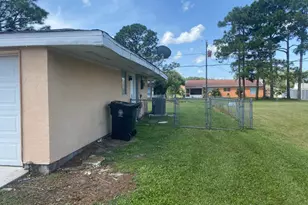2222 SE Holland St, Port Saint Lucie, FL 34952 - Photo 2