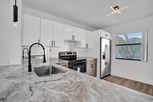7674 Tahiti Ln, Lake Worth, FL 33467 - Photo 12
