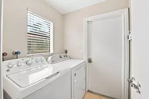10666 NW 2nd Pl, Coral Springs, FL 33071 - Photo 32