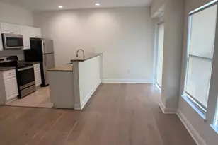 150 SE 3rd Ave, Miami, FL 33131 - Photo 2