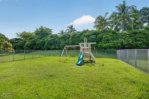 9135 Dupont Pl, Wellington, FL 33414 - Photo 22