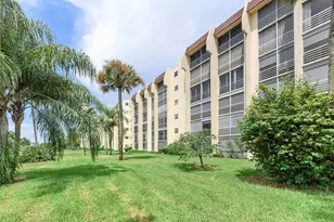 3590 Via Poinciana, Lake Worth, FL 33467 - Photo 2