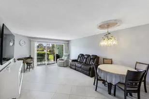 3590 Via Poinciana, Lake Worth, FL 33467 - Photo 4