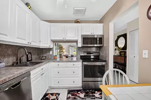 226 Lake Constance Dr, West Palm Beach, FL 33411 - Photo 6