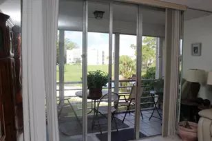 3425 Via Poinciana, Lake Worth, FL 33467 - Photo 10