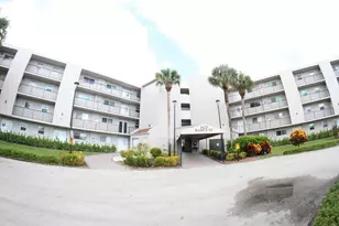 3425 Via Poinciana, Lake Worth, FL 33467 - Photo 2