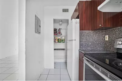 306 NW 84th Terrace #306, Miami, FL 33150 - Photo 1