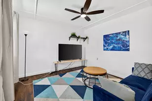 2702 NE 9th Ave, Wilton Manors, FL 33334 - Photo 2