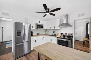 2702 NE 9th Ave, Wilton Manors, FL 33334 - Photo 6