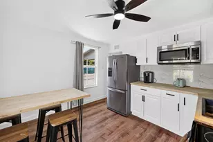 2702 NE 9th Ave, Wilton Manors, FL 33334 - Photo 8