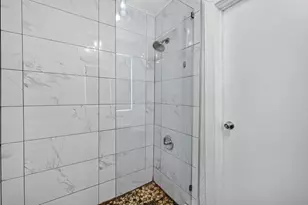 2702 NE 9th Ave, Wilton Manors, FL 33334 - Photo 14