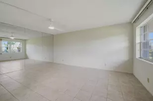 132 Cambridge F, West Palm Beach, FL 33417 - Photo 2