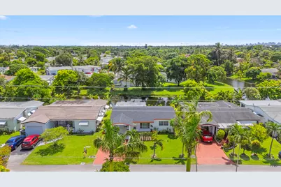 4200 NW 52nd Avenue, Lauderdale Lakes, FL 33319 - Photo 4
