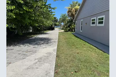 13605 S Indian River Drive, Jensen Beach, FL 34957 - Photo 4