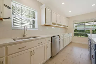 1040 Wild Cherry Lane, Wellington, FL 33414 - Photo 18