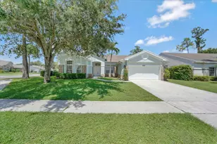 1040 Wild Cherry Ln, Wellington, FL 33414 - Photo 4