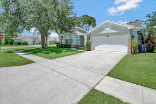 1040 Wild Cherry Ln, Wellington, FL 33414 - Photo 2