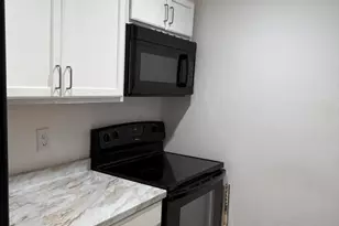 5644 Blueberry Ct, Lauderhill, FL 33313 - Photo 4
