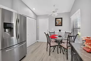 8347 Springlake Dr, Boca Raton, FL 33496 - Photo 10