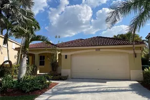 4293 Laurel Ridge Cir, Weston, FL 33331 - Photo 2