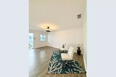 436 Auburn #203, Daytona Beach, FL 32118 - Photo 2