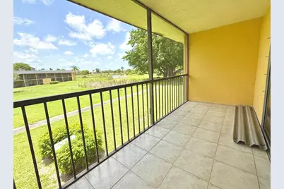 1625 Meadows Circle W, Boynton Beach, FL 33436 - Photo 10