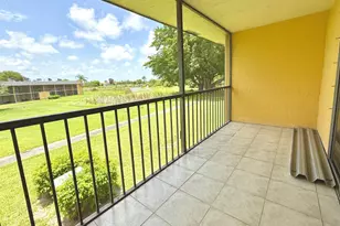 1625 Meadows Cir W, Boynton Beach, FL 33436 - Photo 10