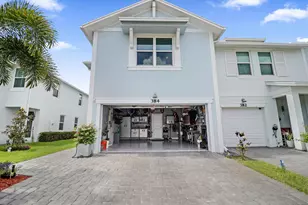 384 SE Sea Hunt Wy, Stuart, FL 34994 - Photo 2