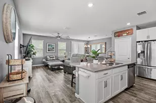 384 SE Sea Hunt Wy, Stuart, FL 34994 - Photo 4