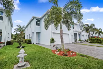 384 SE Sea Hunt Way, Stuart, FL 34994 - Photo 2