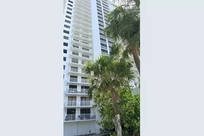 210 174th Street #1901, Sunny Isles Beach, FL 33160 - Photo 32