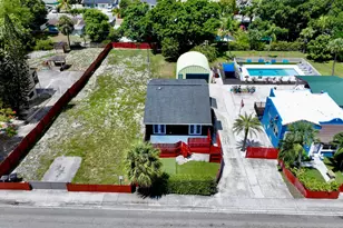907 N A St, Lake Worth, FL 33460 - Photo 2
