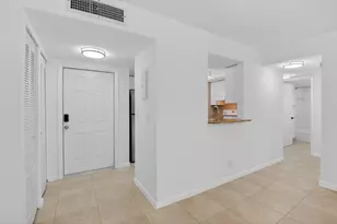 10 Willowbrook Ln, Delray Beach, FL 33446 - Photo 4