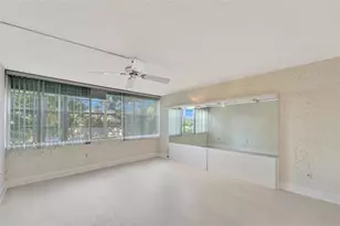 1000 St Charles Pl, Pembroke Pines, FL 33026 - Photo 14