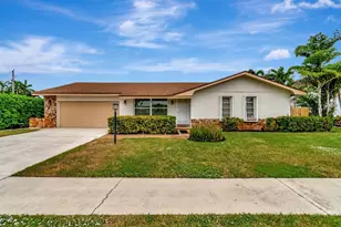577 SW 24th Ave, Boynton Beach, FL 33435 - Photo 1